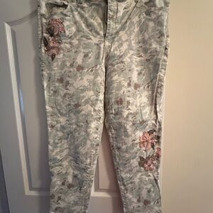 Gloria Vanderbilt Women's Pastel Patterned Pants